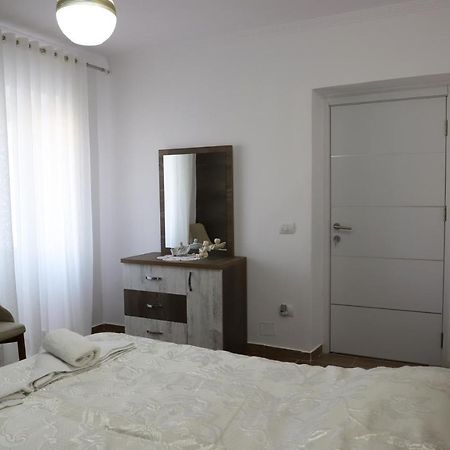 Amelia Apartment Berat Exterior photo